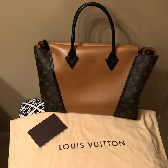 Louis Vuitton Handbags - AUTHENTIC LOUIS VUITTON W TOTE